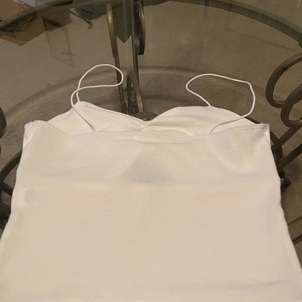 2/$15 Keyhole Tank  - Picture 3 of 3